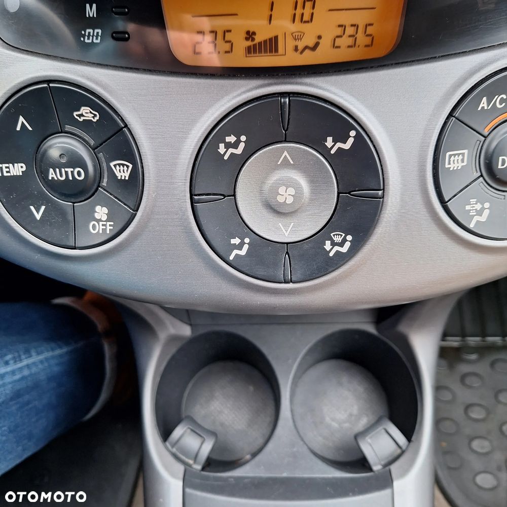 Toyota RAV4 - 15