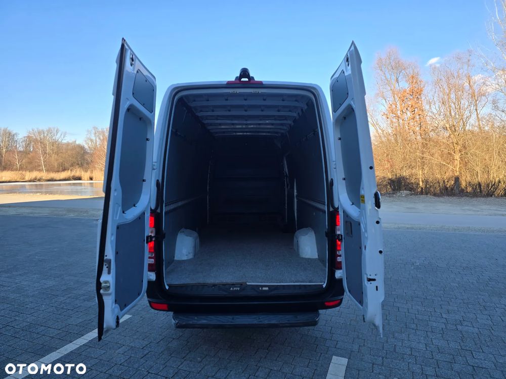 Mercedes-Benz Sprnter - 21