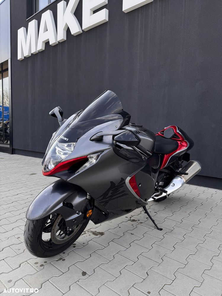 Suzuki GSX 1300R Hayabusa - 2