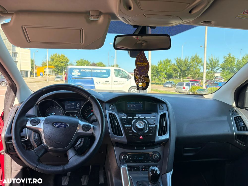 Ford Focus - 8