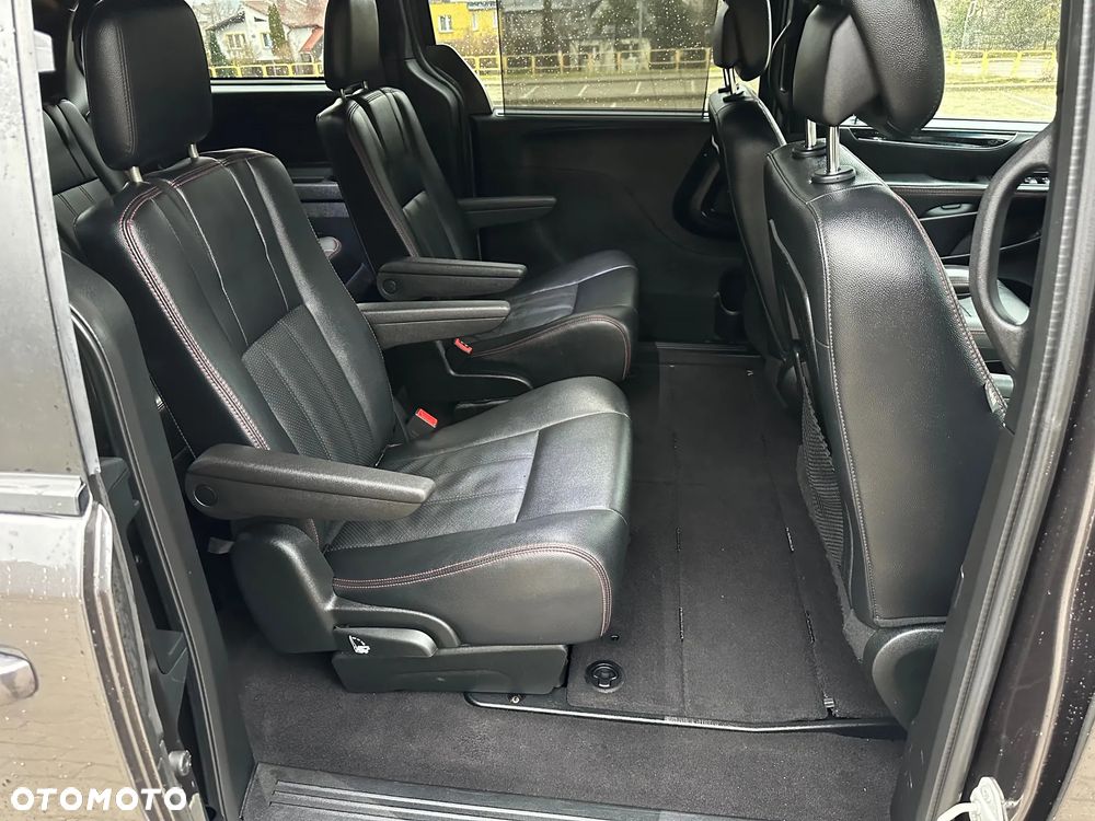 Dodge Grand Caravan 3.6 R/T - 14