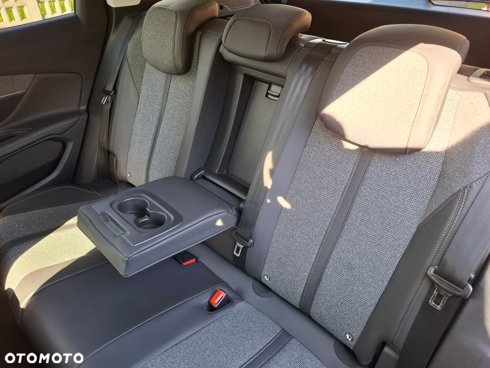 Peugeot 3008 PureTech 130 Stop & Start GPF Allure - 22