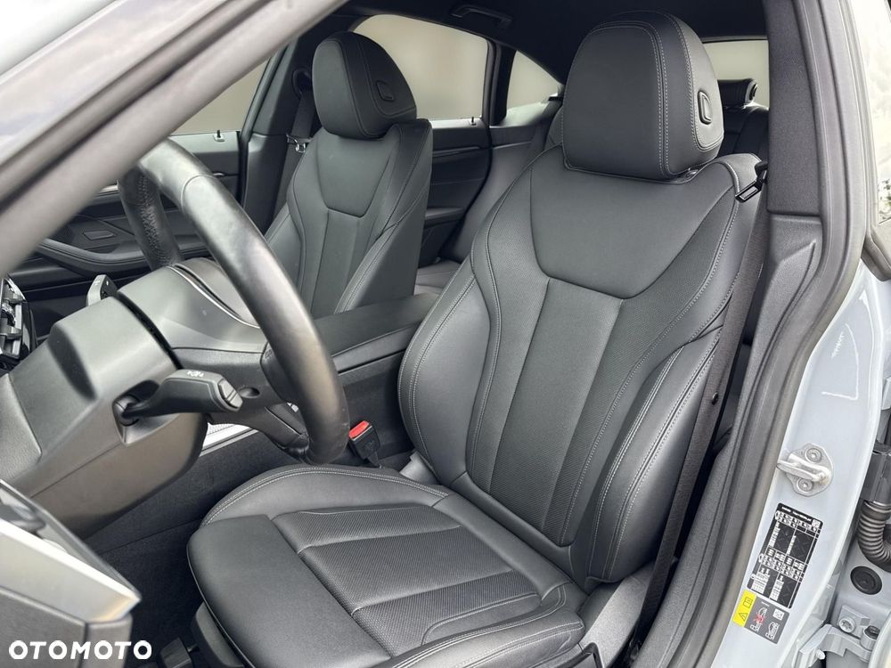BMW i4 - 12