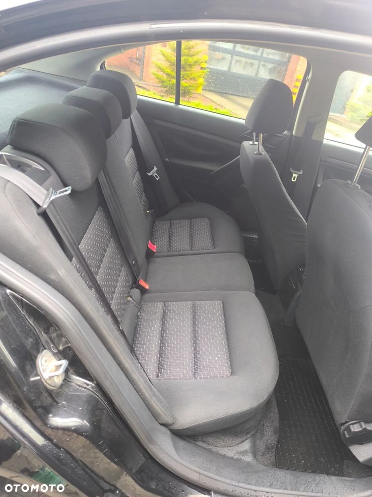 Skoda Octavia 1.6 - 6