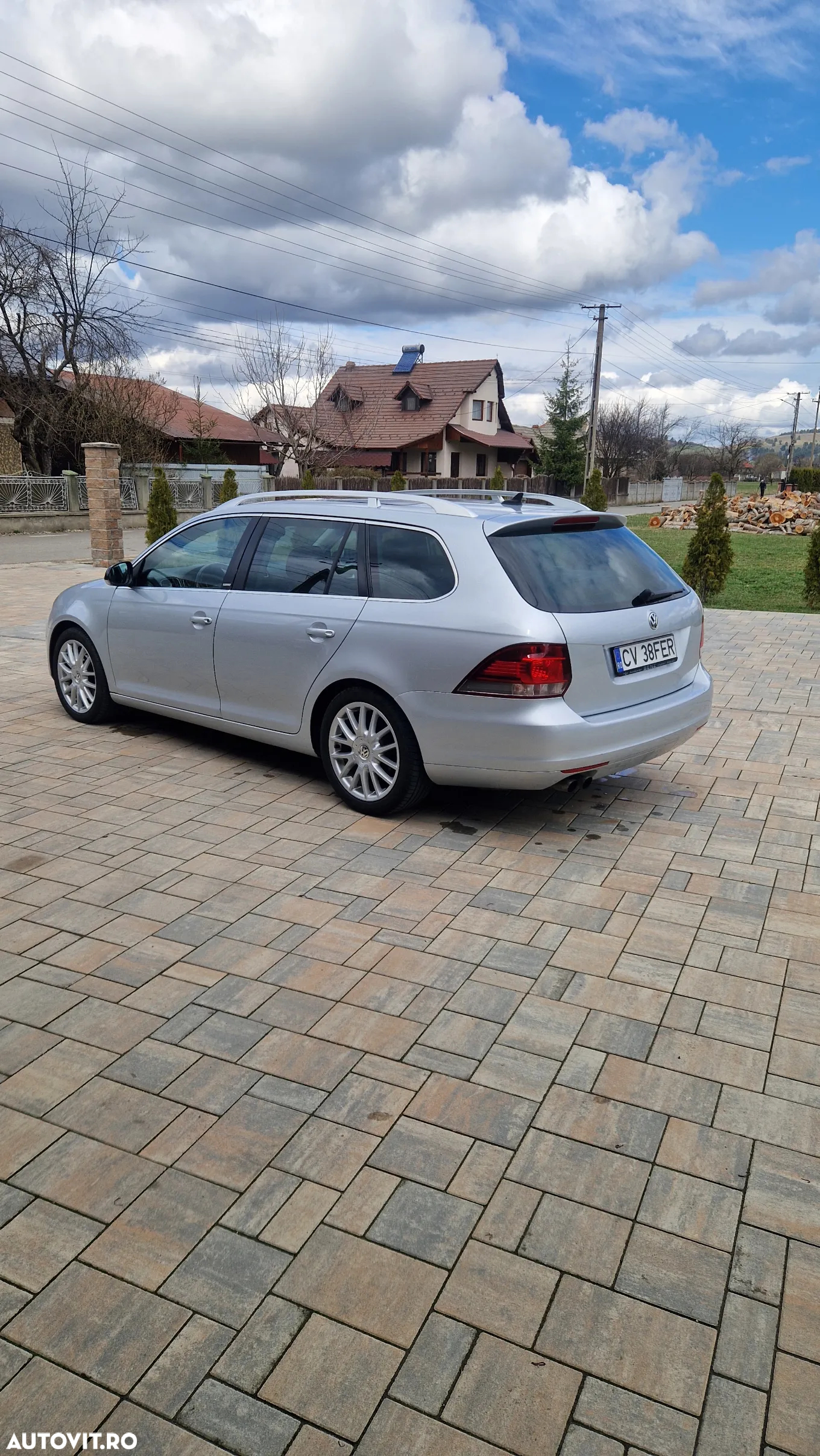Volkswagen Golf 2.0 TDI DPF Style - 8