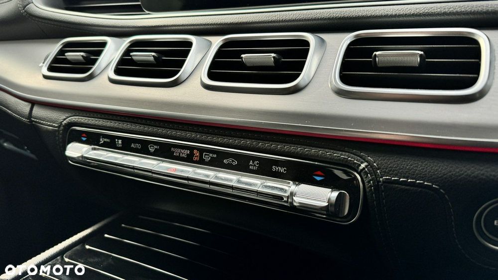 Mercedes-Benz GLS - 24