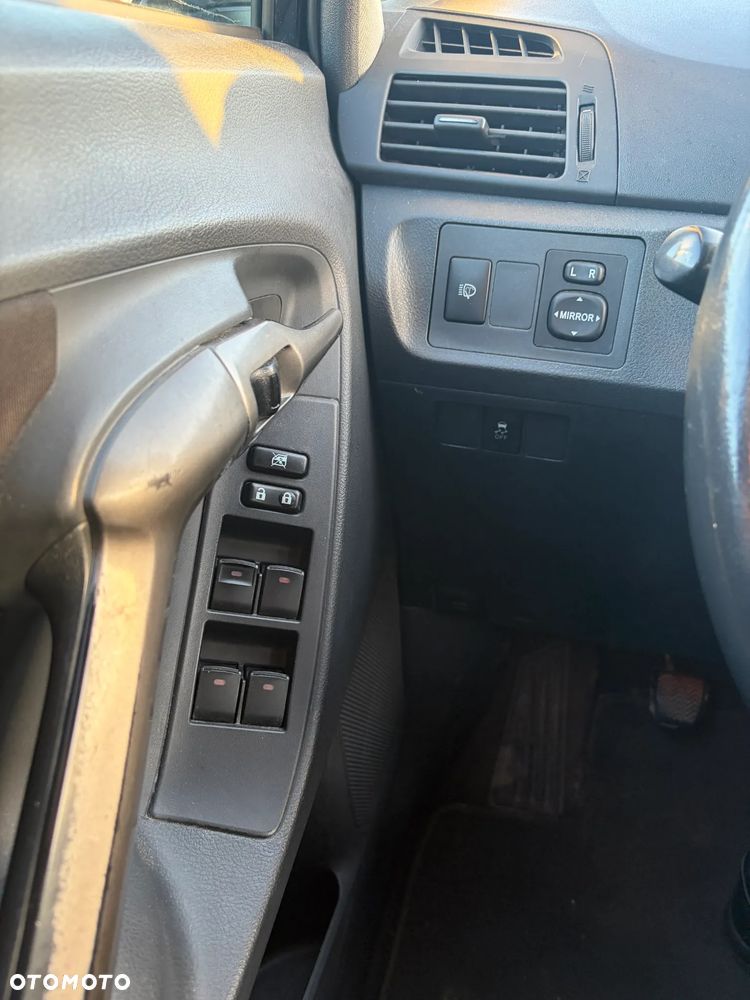 Toyota Verso 1.8 Sol plus 7os - 16
