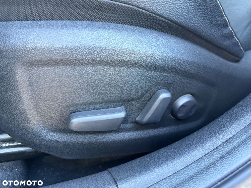 Kia ProCeed 1.4 T-GDI DCT7 OPF GT LINE - 23