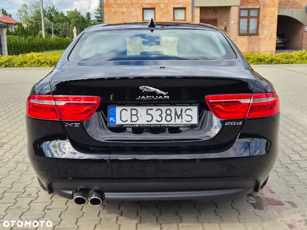 Jaguar XE 2.0 D180 SE - 25