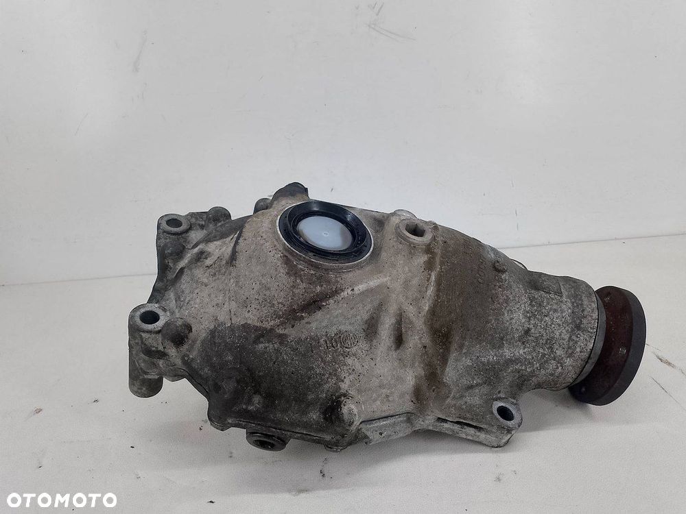 DYFERENCJAŁ PRZÓD BMW SERIA 7 F01 7558090   7558154 4.4 - 6