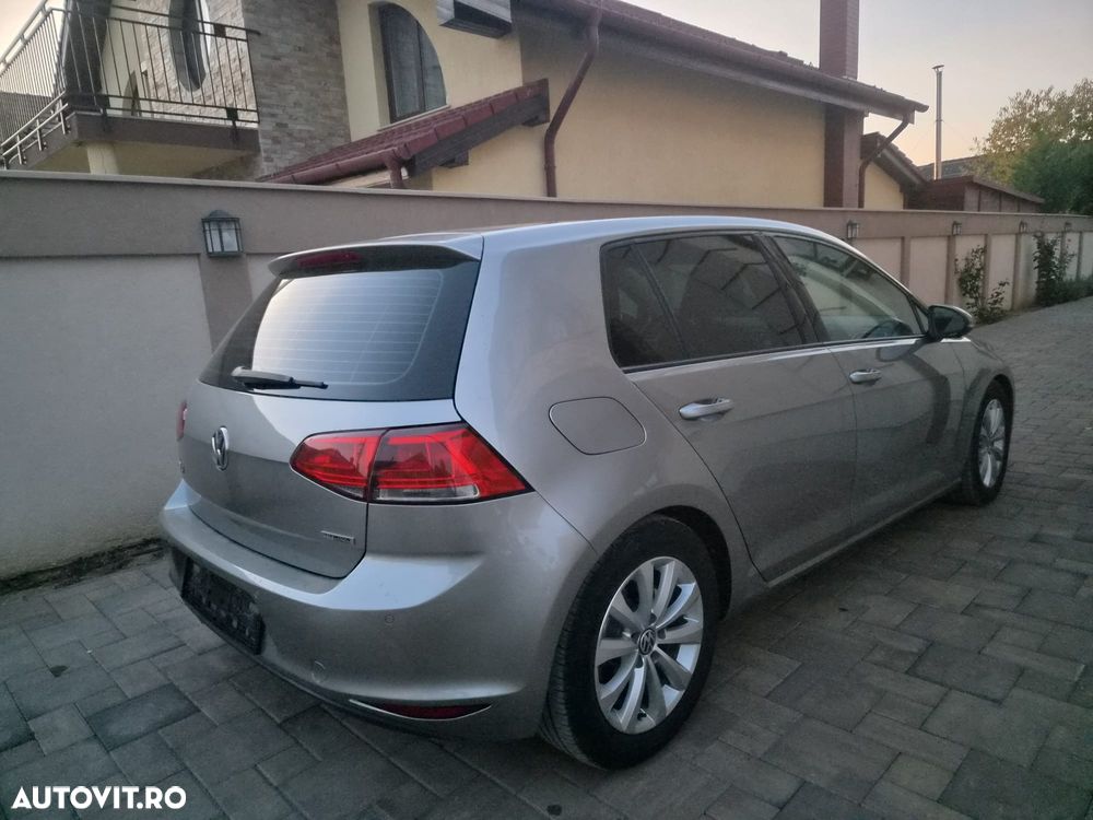 Volkswagen Golf - 4