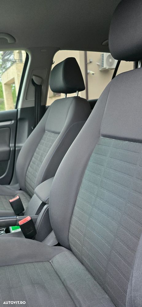 Volkswagen Golf 2.0 TDI DSG Comfortline - 19