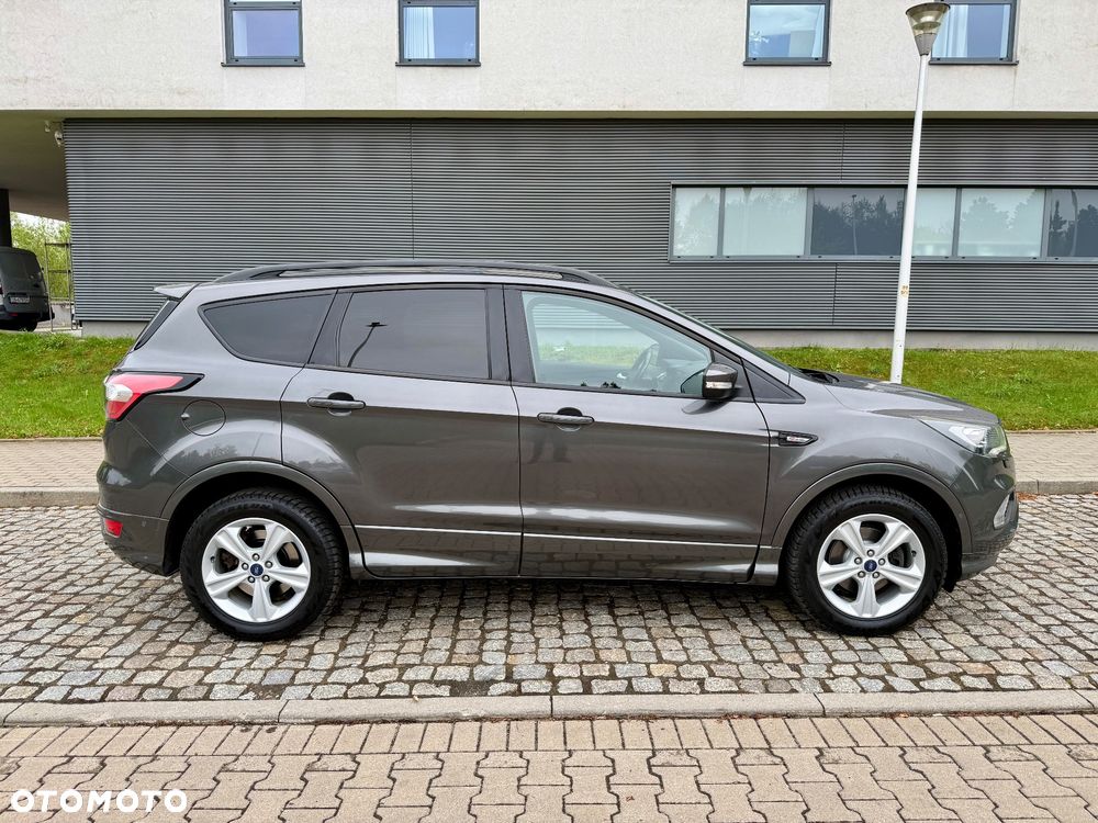 Ford Kuga 1.5 EcoBoost 2x4 ST-Line - 4