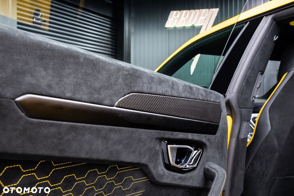 Lamborghini Urus - 30