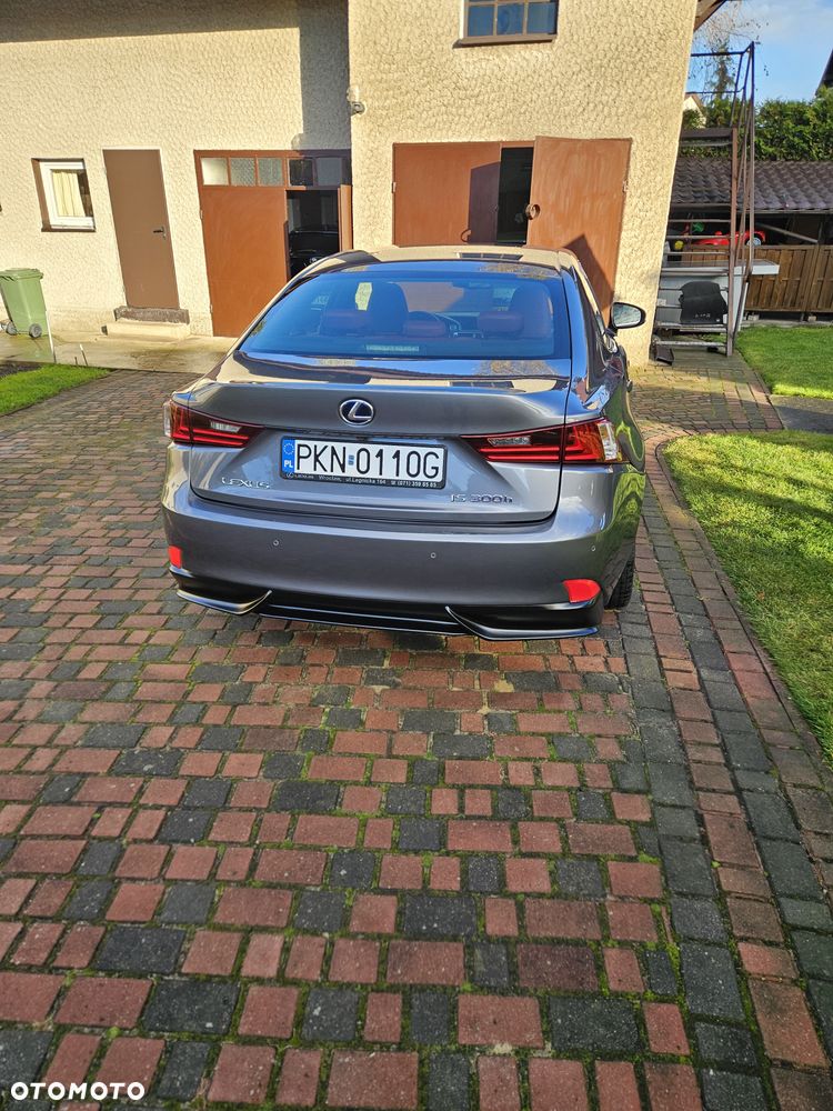 Lexus IS F Sport - 18