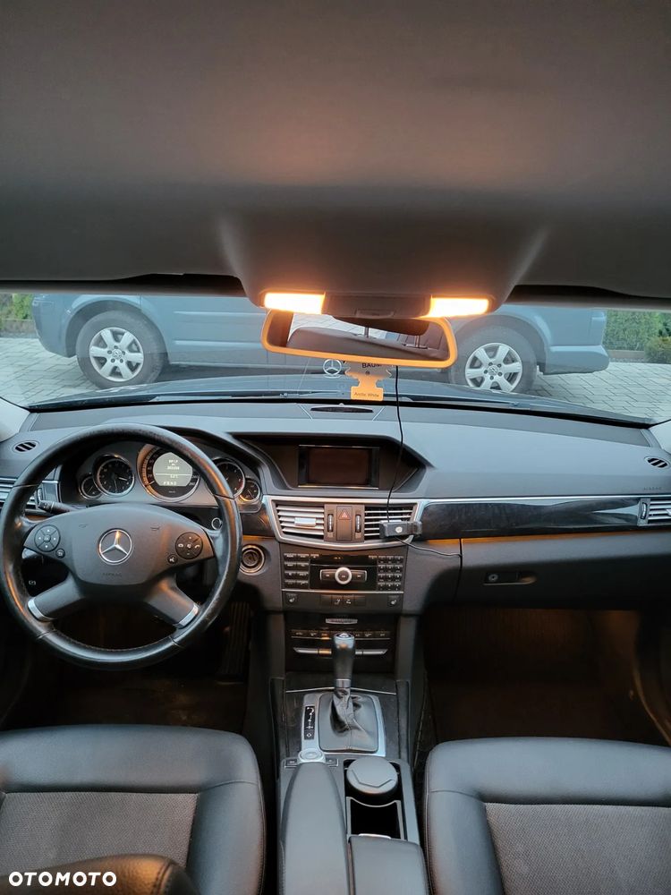 Mercedes-Benz Klasa E 200 CDI DPF BlueEFFICIENCY 7G-TRONIC Avantgarde - 9