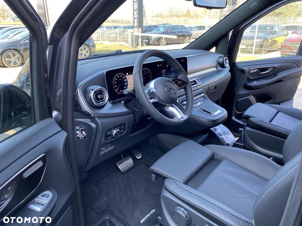 Mercedes-Benz Klasa V - 12