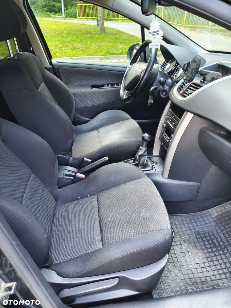 Peugeot 207 - 25