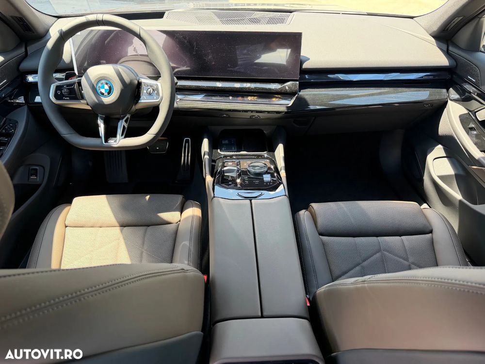 BMW i5 eDrive40 - 13