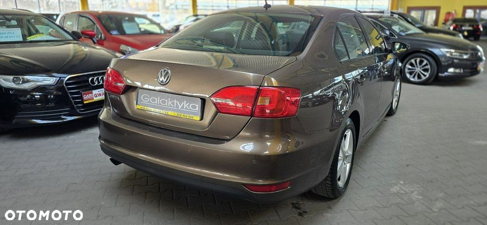 Volkswagen Jetta - 8