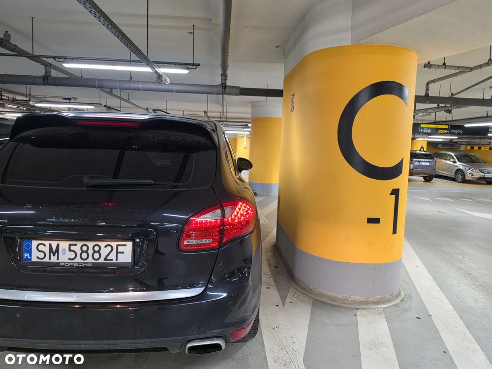 Porsche Cayenne S - 4