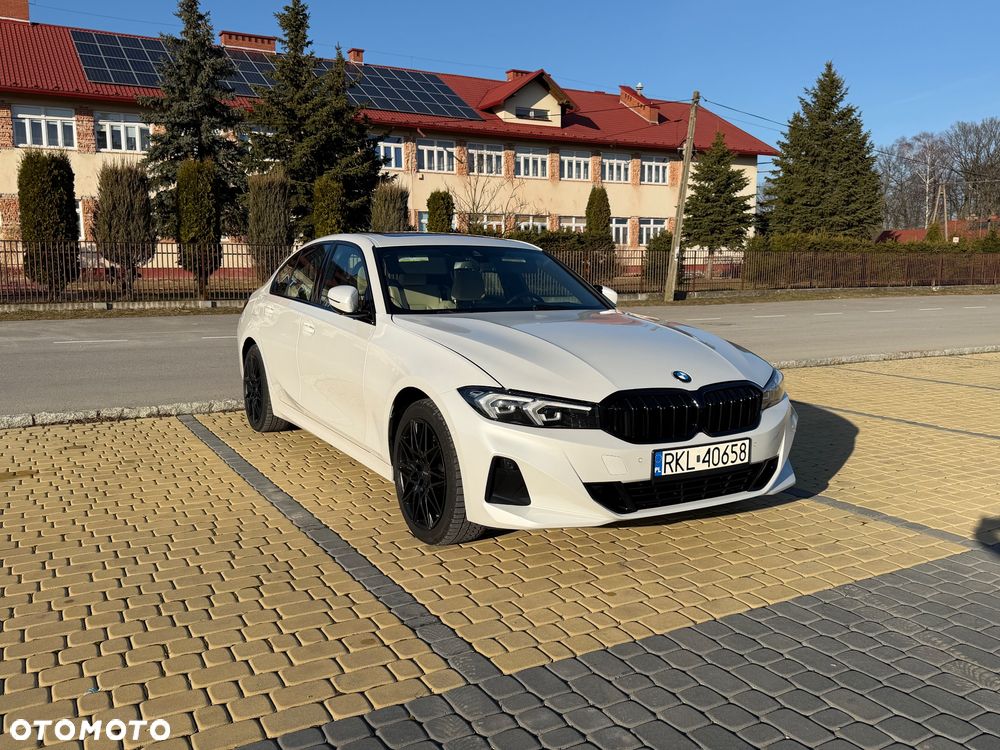 BMW Seria 3 330i xDrive Sport Line - 2