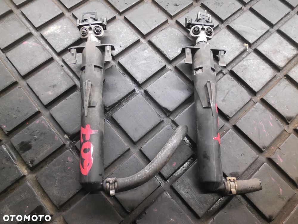 SPRYSKIWACZ LAMPY PRZÓD PEUGEOT 607 PRAWY LEWY - 1