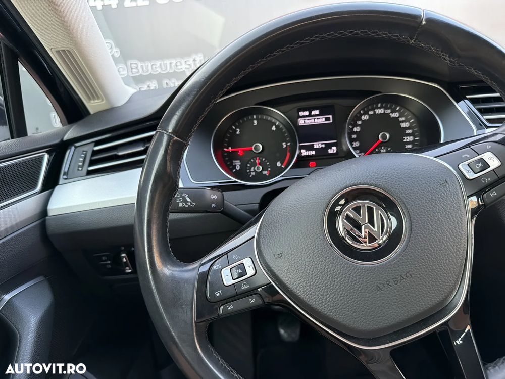 Volkswagen Passat 1.6 TDI Comfortline - 11