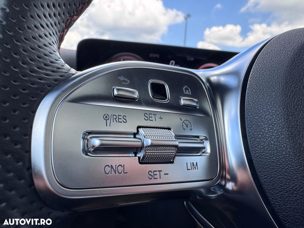 Mercedes-Benz A 250 e 8G-DCT AMG Line - 29