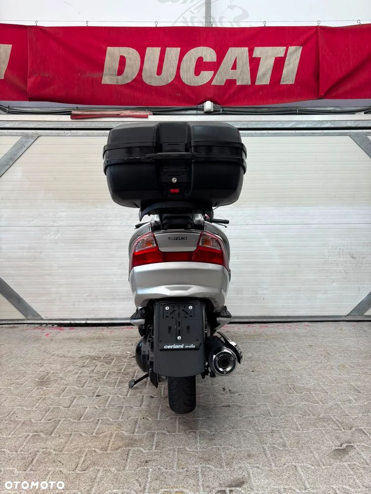Suzuki Burgman - 33