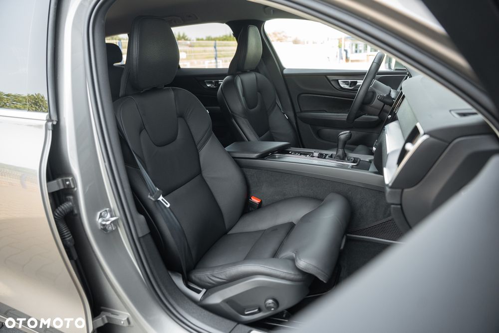 Volvo V60 D3 Momentum Core - 26