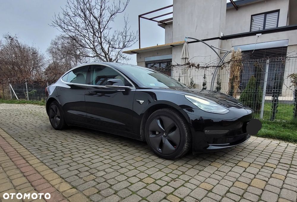 Tesla Model 3 - 9