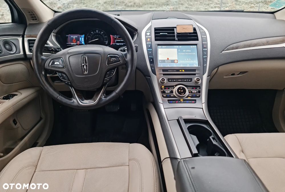 Lincoln MKZ - 11