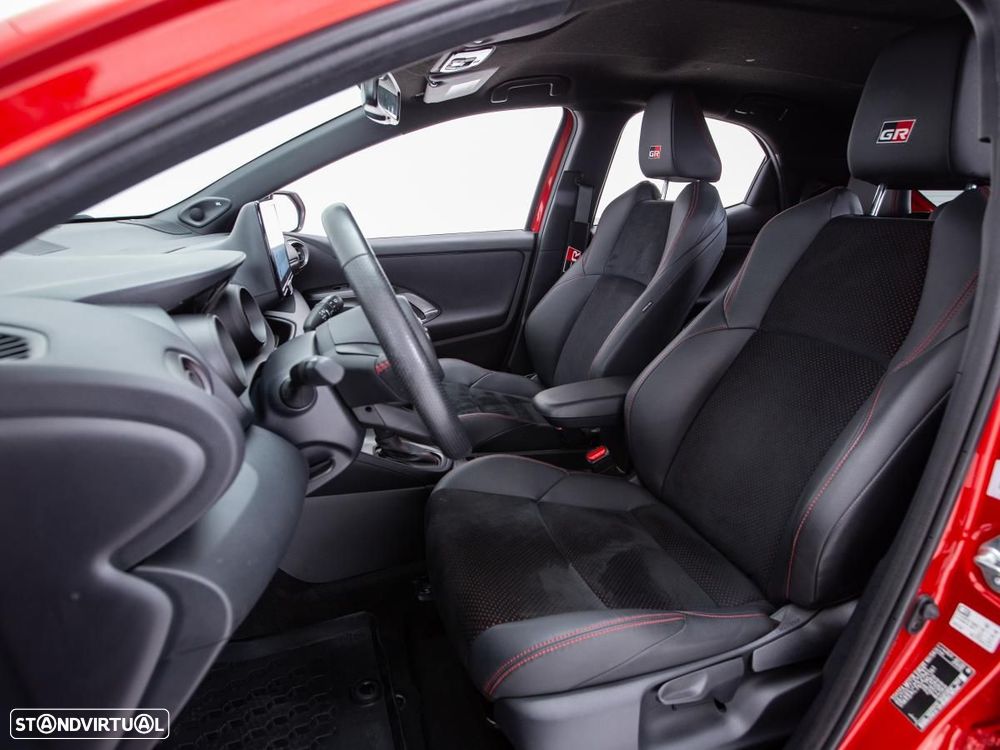 Toyota Yaris 1.5 HDF GR Sport - 8