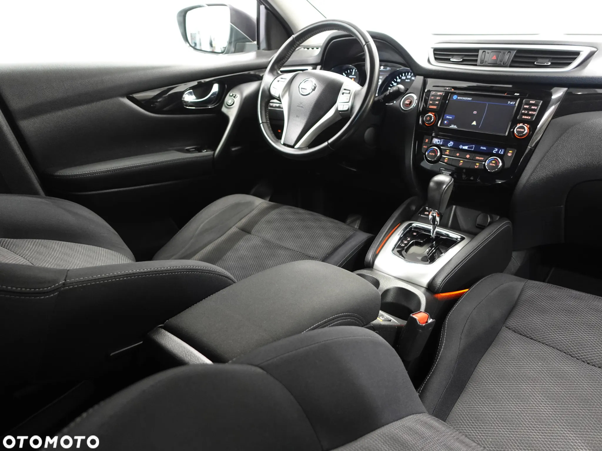 Nissan Qashqai 1.6 DCi N-Connecta Xtronic EU6 - 30