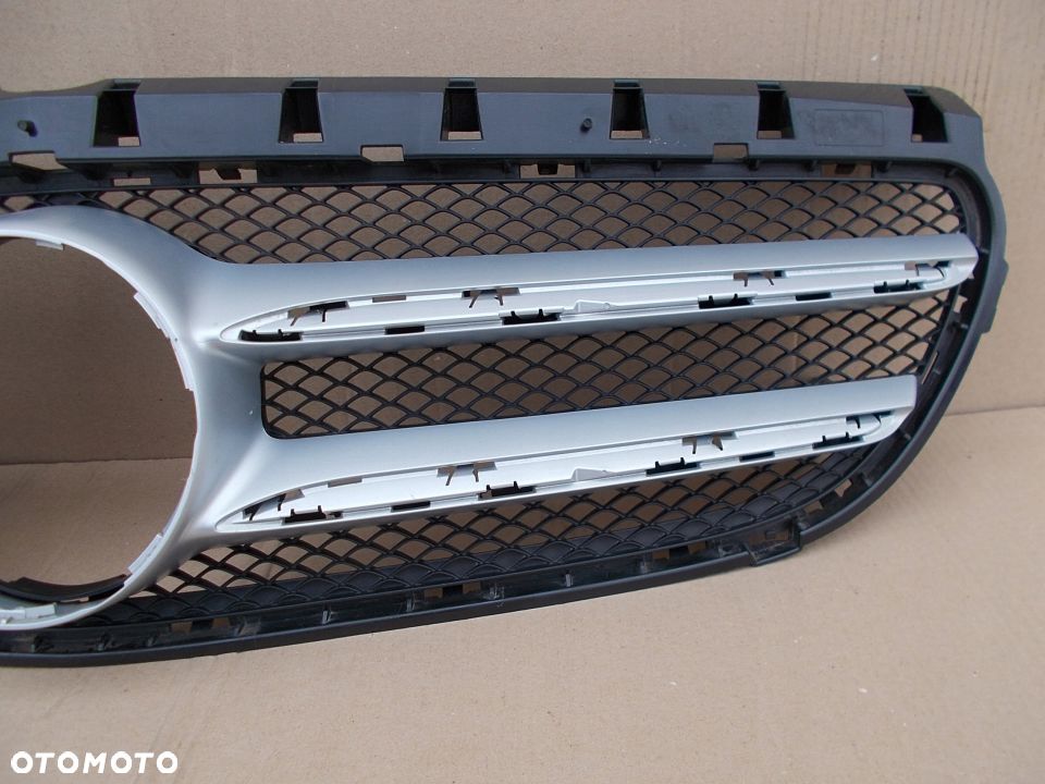 GRILL ATRAPA MERCEDES B KLASA 246 LIFT 2468880460 - 2