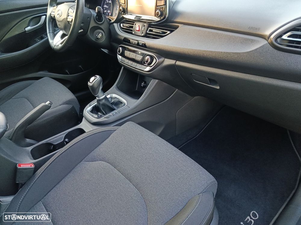 Hyundai i30 1.6 CRDI STyle Plus - 39