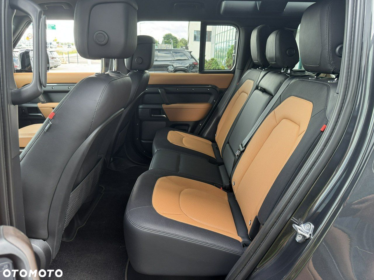Land Rover Defender - 19
