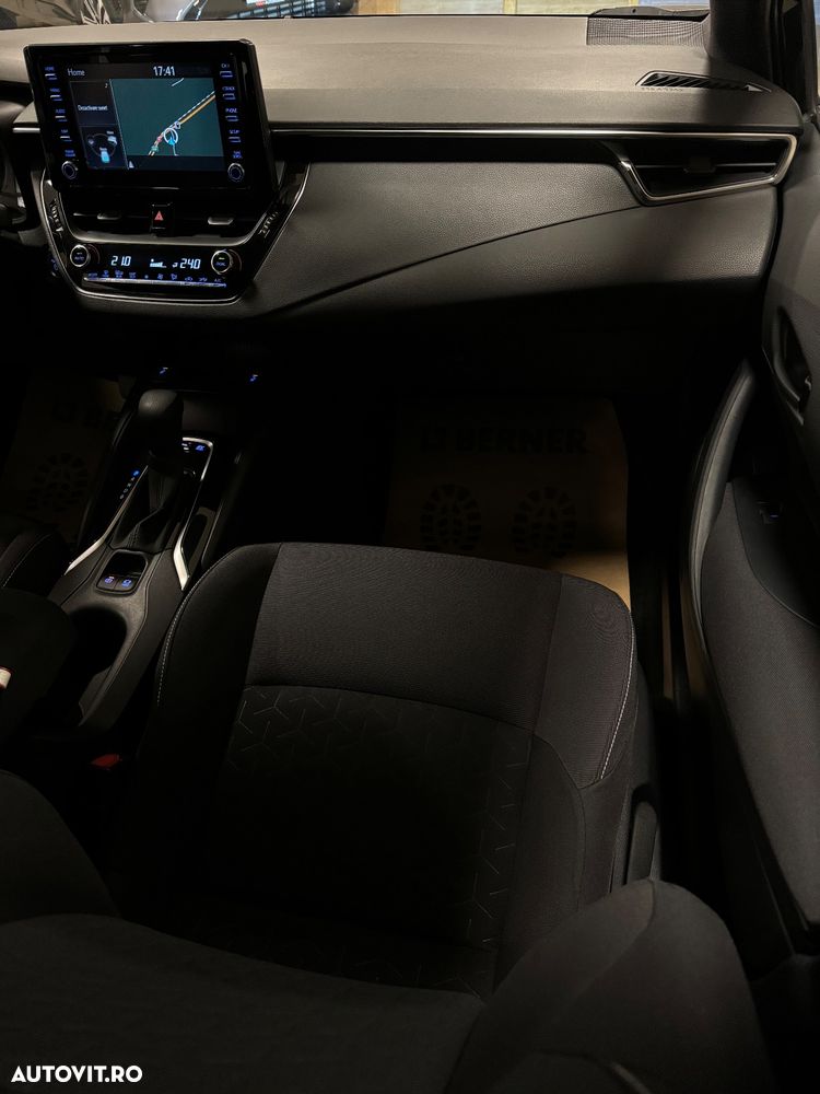 Toyota Corolla 1.8 Hybrid Comfort - 30