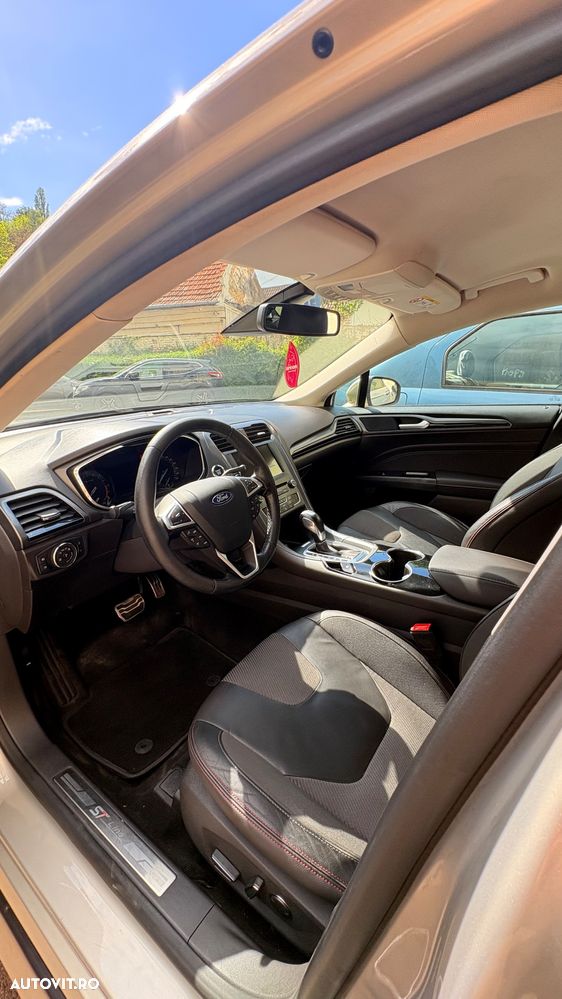 Ford Mondeo 2.0 TDCI PowerShift ST Line High - 23