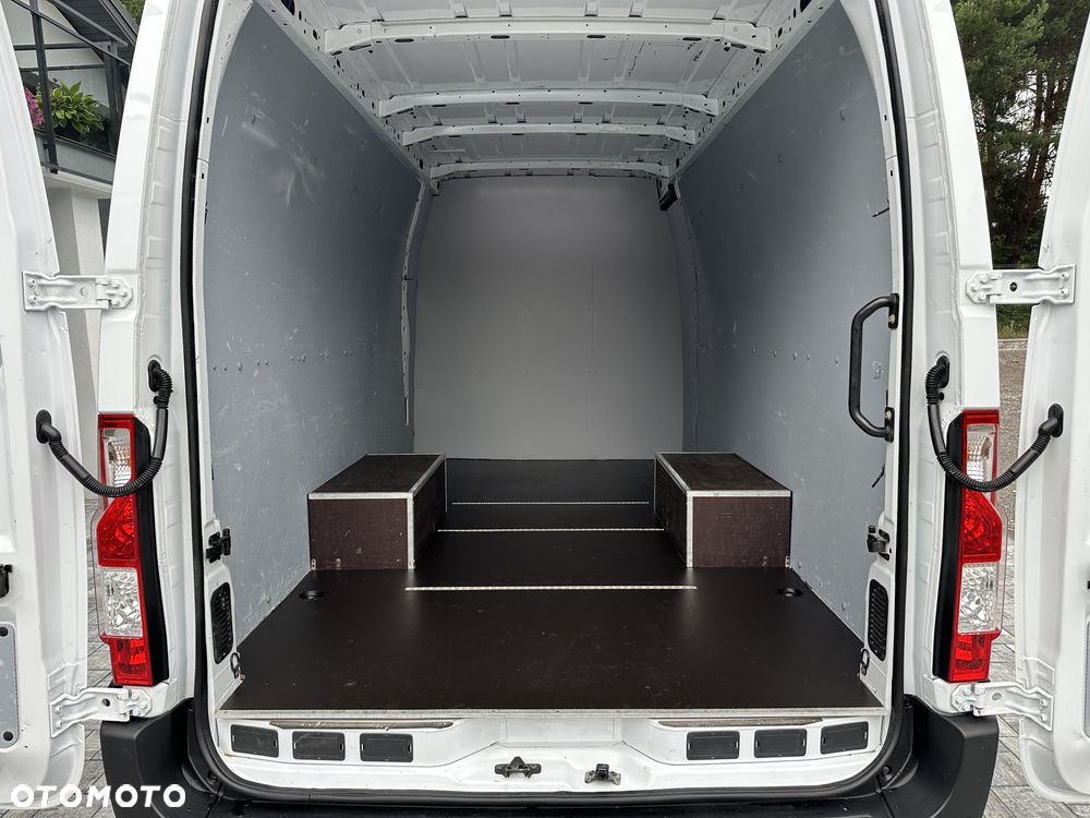 Iveco L4H2 Brygadowy 7 osób / Najbogatsza wersja wyposażenia / Koła bliźniacze / DMC 3500kg / Hak 3500kg / Niski przebieg / Salon PL / Stan jak nowy / Ładowność 904kg / FV23% - 40