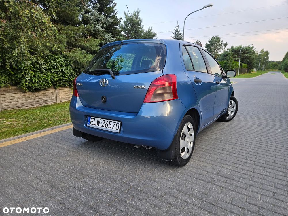 Toyota Yaris - 11