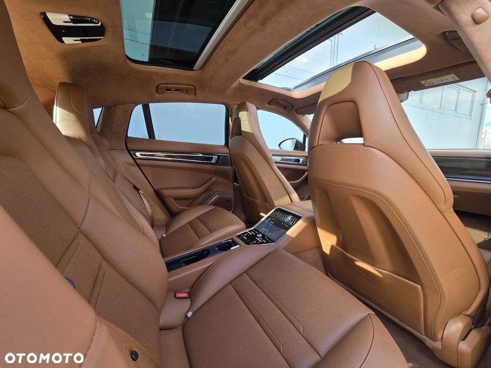 Porsche Panamera 4 Platinum Edition - 21