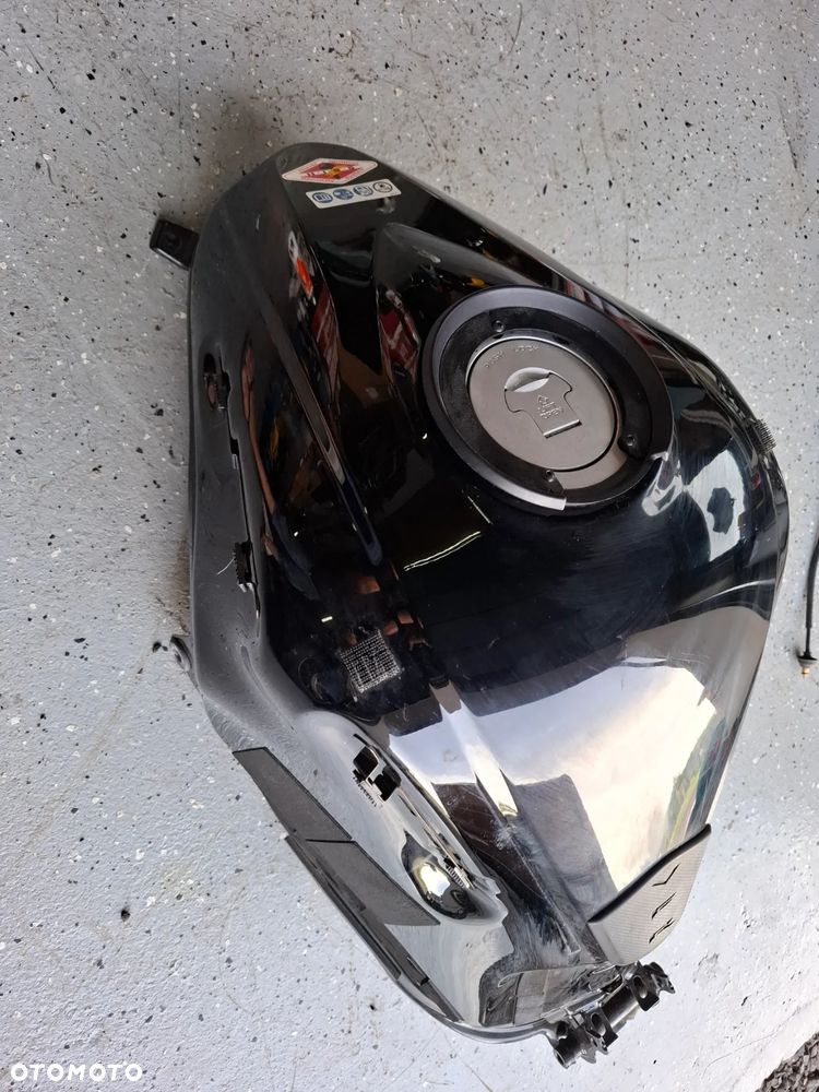Honda VFR 1200 F zbiornik bak - 3