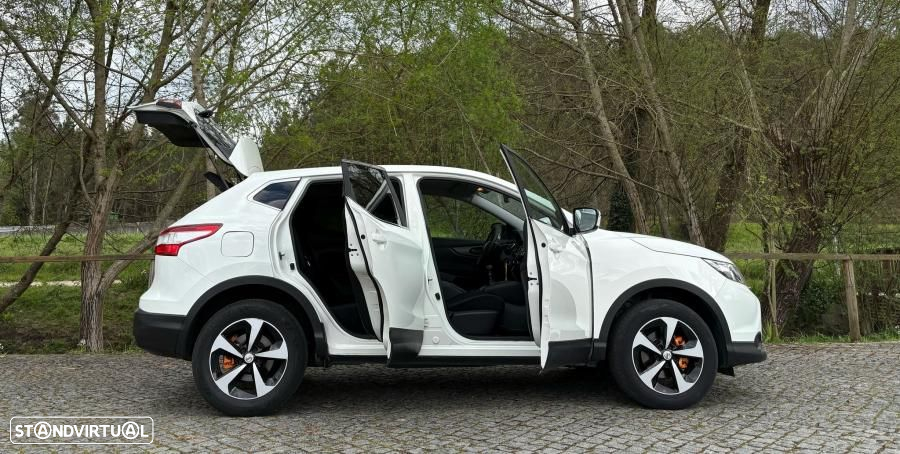 Nissan Qashqai 1.5 dCi Tekna Premium 17 - 14