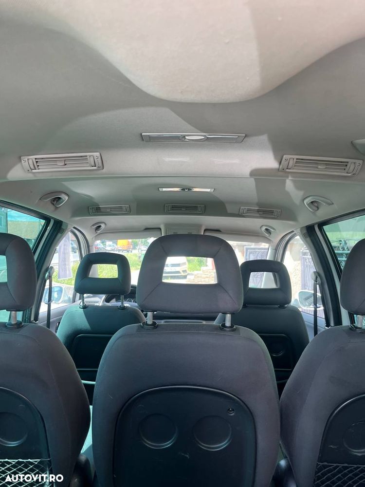 Volkswagen Sharan - 9