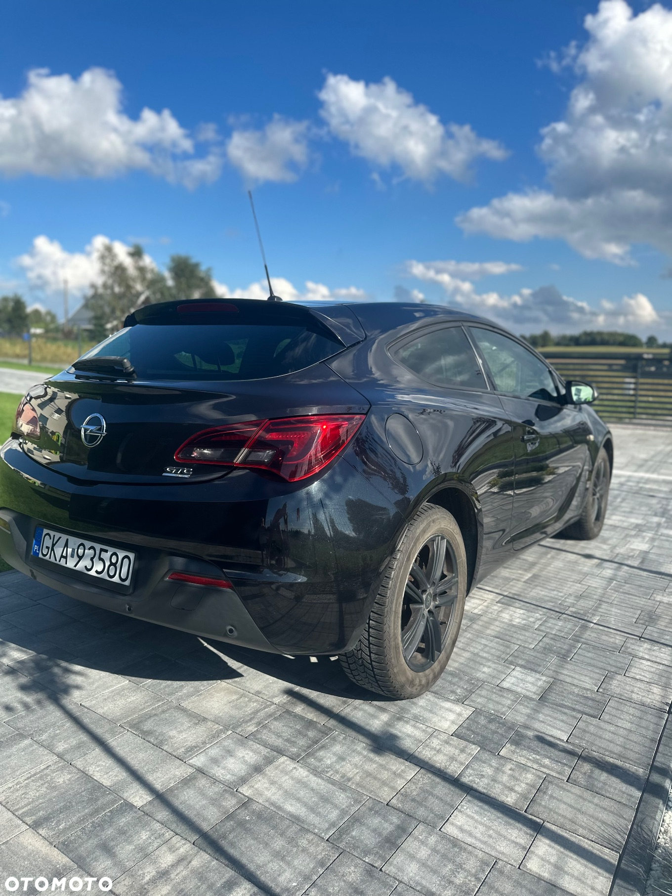 Opel Astra IV GTC 1.4 T Sport S&S - 4