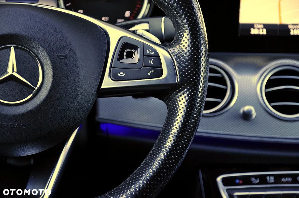 Mercedes-Benz Klasa E 220 d 4Matic T 9G-TRONIC AMG Line - 14