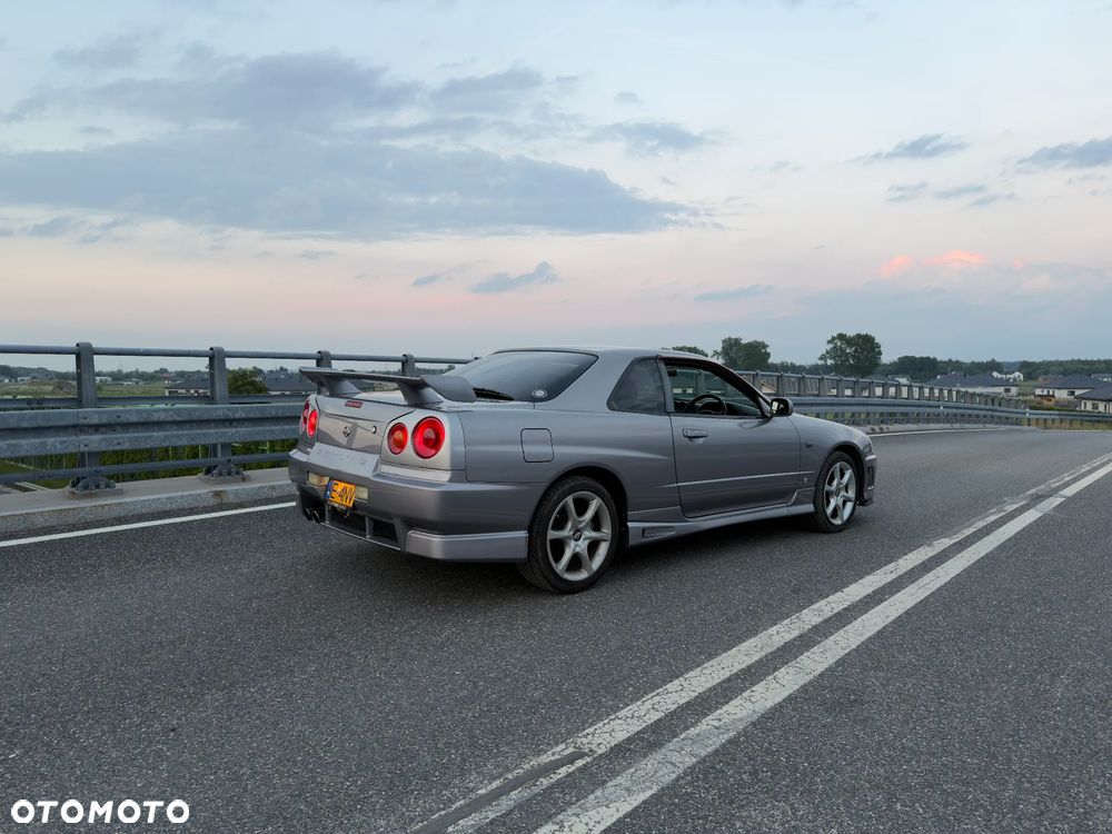 Nissan Skyline - 3