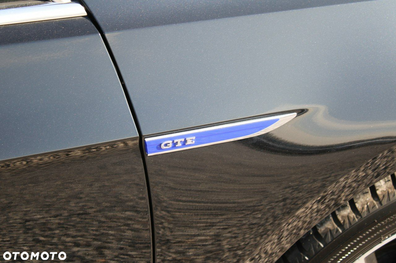 Volkswagen Passat - 12